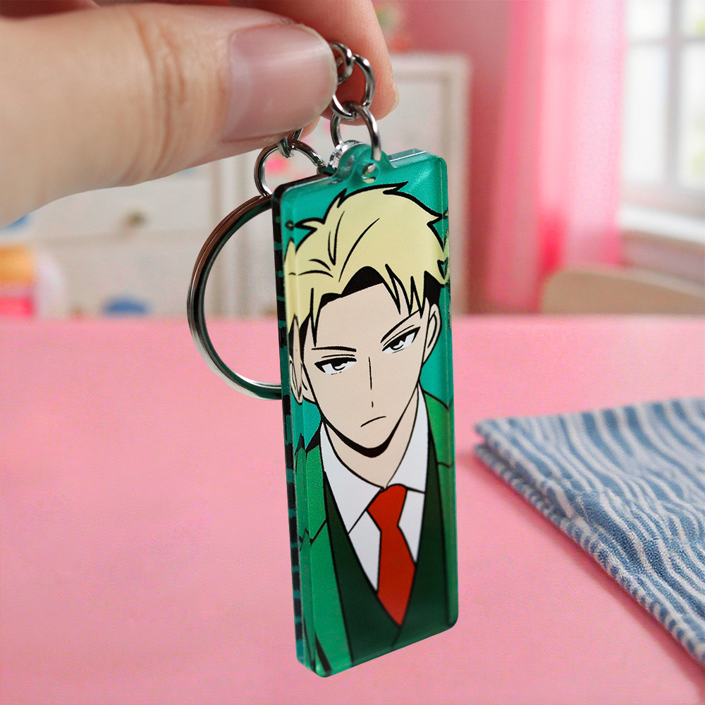 Брелок акриловый Семья шпиона — Лойд