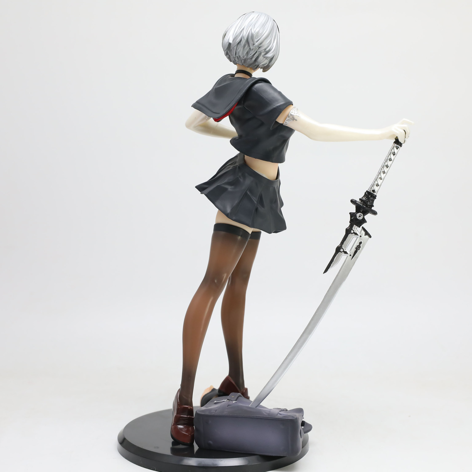 Фигурка 2B